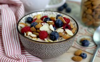 Porridge aux fruits rouges